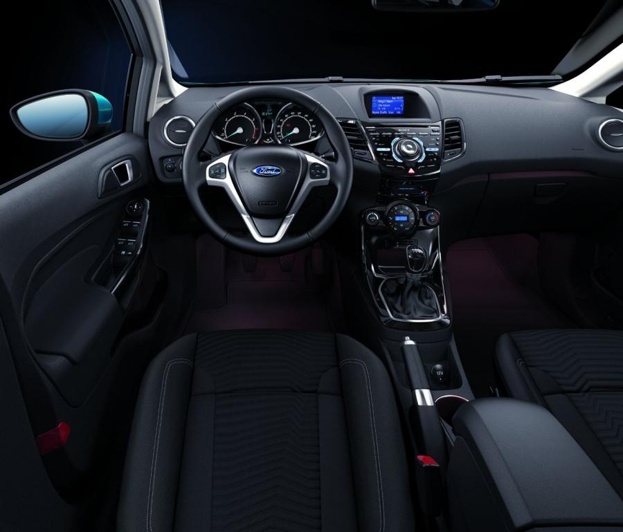  Ford Fiesta 3-Door 2013 года  (EU) (фото 3 из 11)
